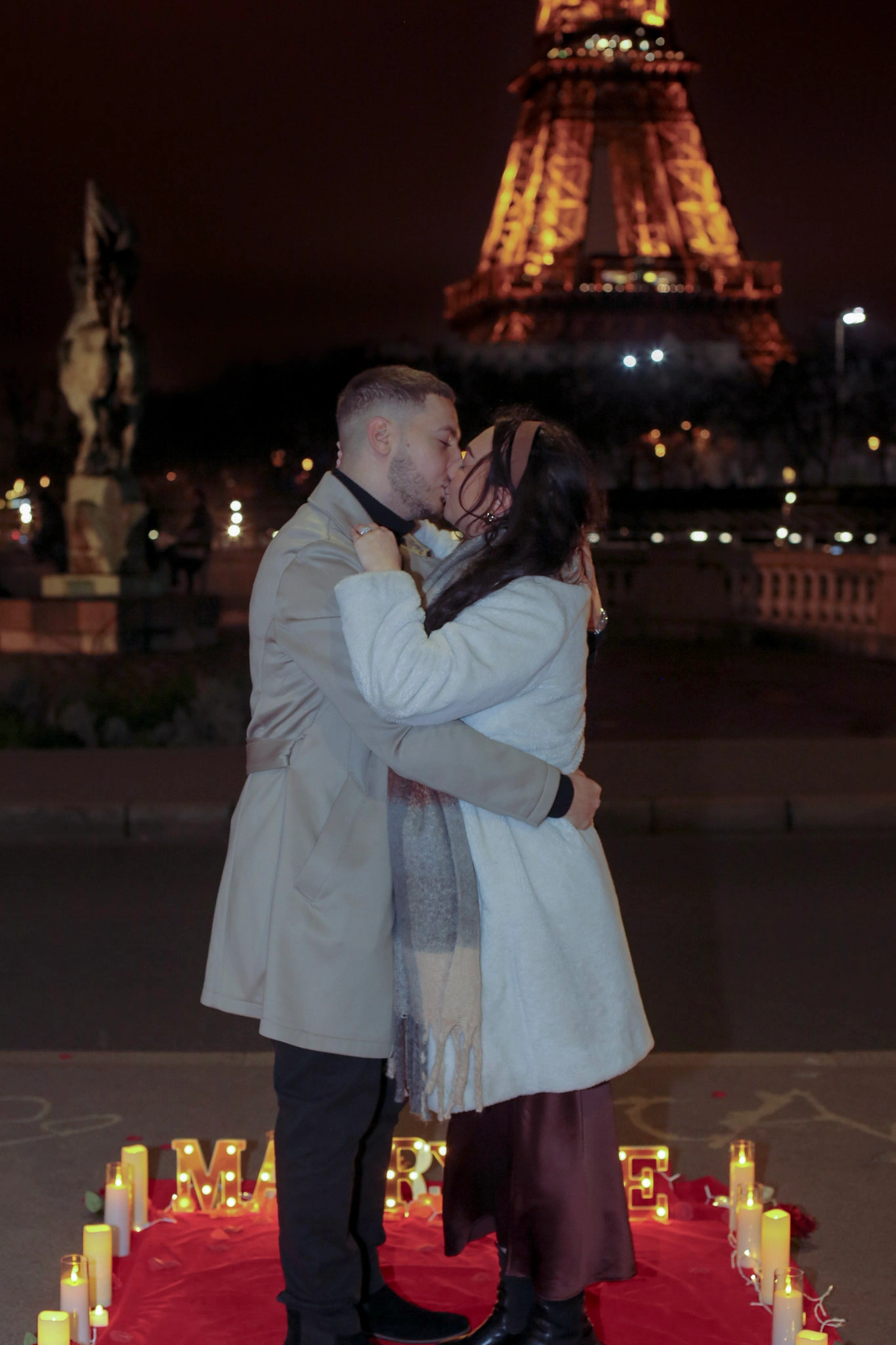 Engagement Photography Paris - Professional Service