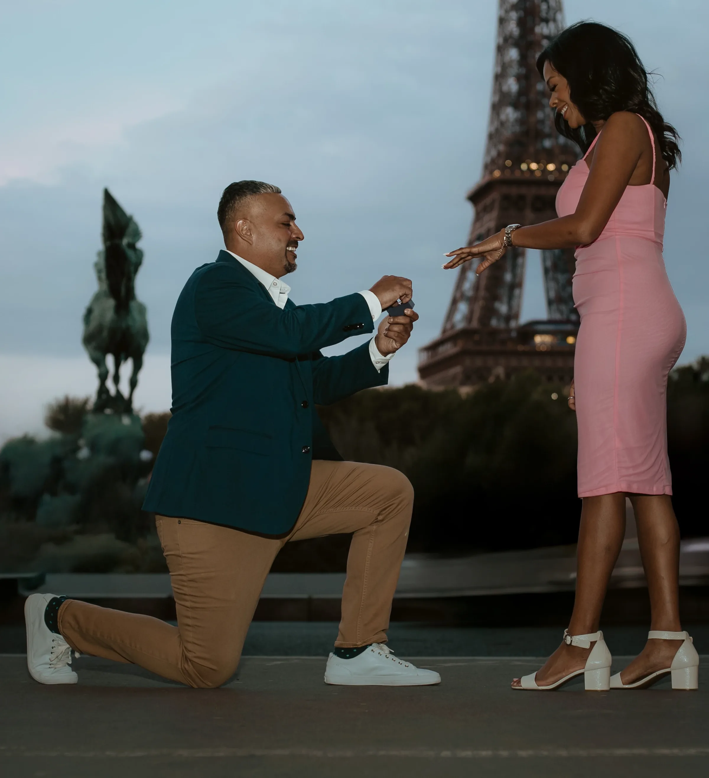 Proposal Photography Paris - Romantic Engagement Session