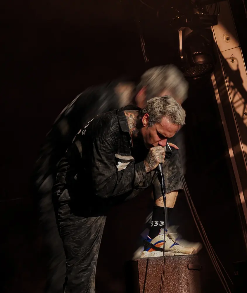 Le chanteur de Fever 333 sur scène au Lollapalooza Paris 2023