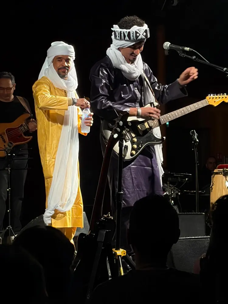 Kader sur scène